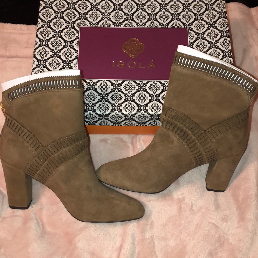 🎉HP🎉 NEW heeled boots